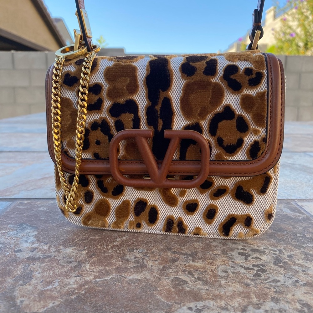 SOLD Valentino Garavani Small VSling Crossbody - Picture 3 of 16